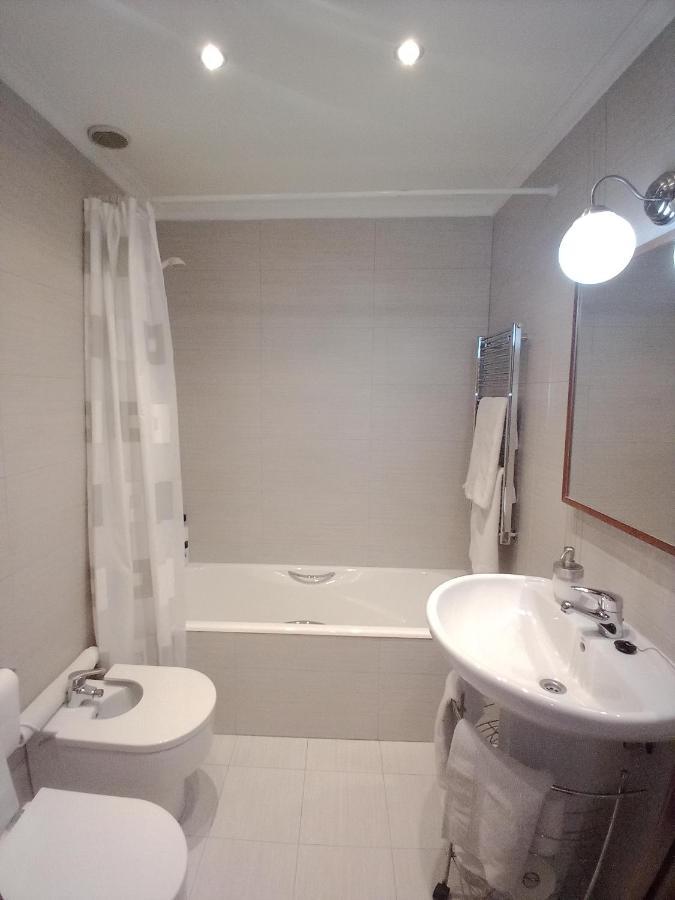Apartamento Ana Con Garaje เอบาร์ ภายนอก รูปภาพ