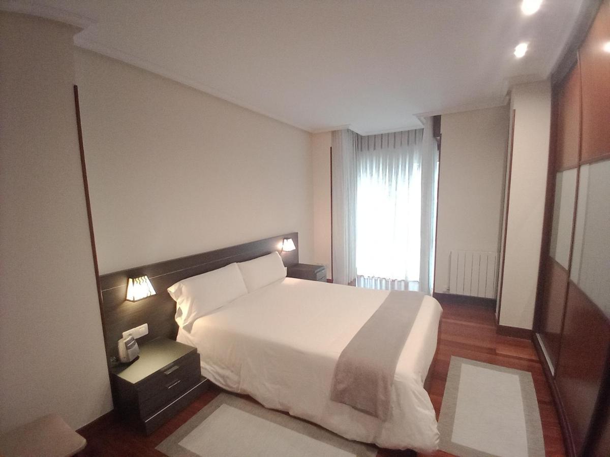 Apartamento Ana Con Garaje เอบาร์ ภายนอก รูปภาพ