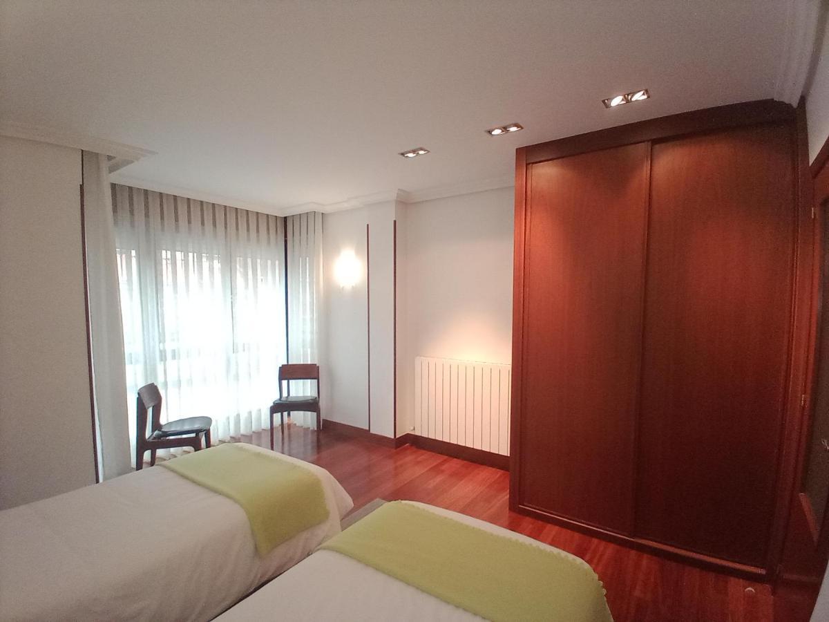 Apartamento Ana Con Garaje เอบาร์ ภายนอก รูปภาพ