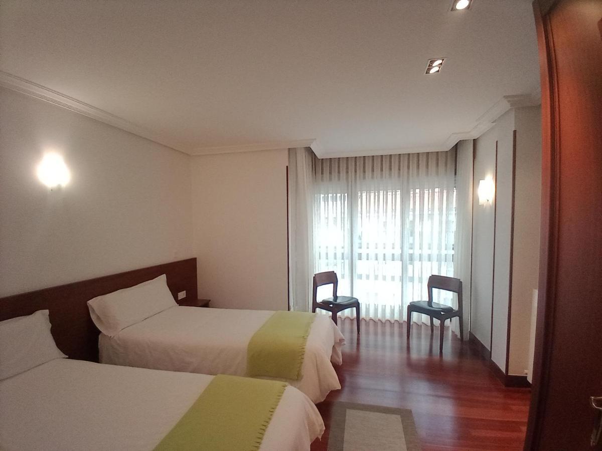 Apartamento Ana Con Garaje เอบาร์ ภายนอก รูปภาพ